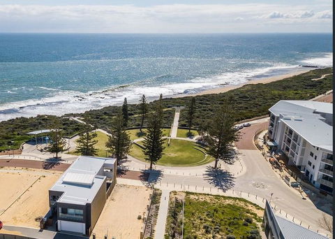 Mandurah Beach Front Apartment - Accommodation Gladstone 1