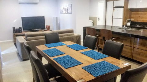Mandurah Beach Front Apartment - Accommodation Gladstone 2