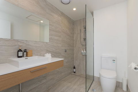 Sunset Place Apartments - Accommodation Gladstone 4