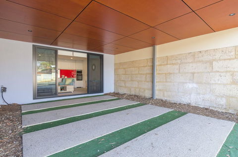 Sunset Place Apartments - Accommodation Gladstone 32