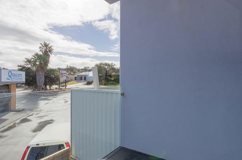 Sunset Place Apartments - Accommodation Gladstone 34
