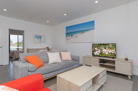 Sunset Place Apartments - Accommodation Gladstone 14