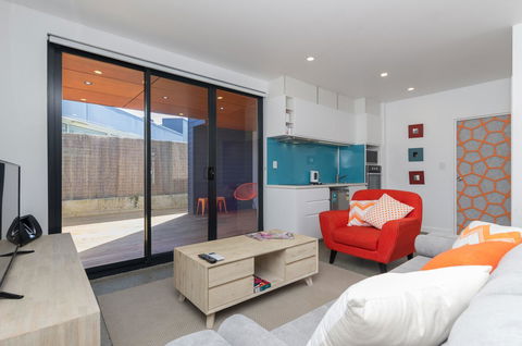 Sunset Place Apartments - Accommodation Gladstone 3