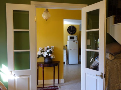 The Blacksmiths Cottage - Accommodation Gladstone 6
