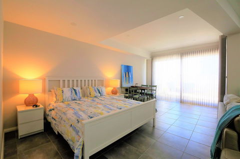 Studio Style Mindarie Marina - Accommodation Gladstone 2