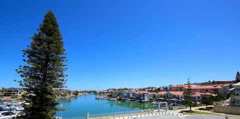 Studio Style Mindarie Marina - Accommodation Gladstone 0