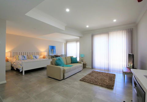 Studio Style Mindarie Marina - Accommodation Gladstone 4