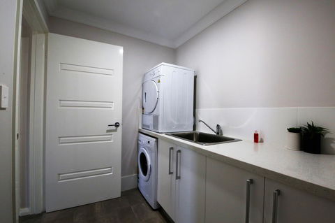 Studio Style Mindarie Marina - Accommodation Gladstone 8
