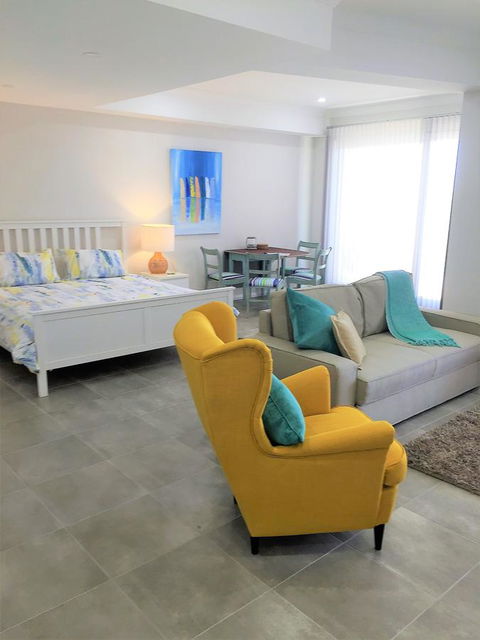 Studio Style Mindarie Marina - Accommodation Gladstone 3