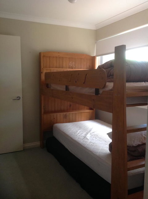 Waterside Canal Dreams - Accommodation Gladstone 22
