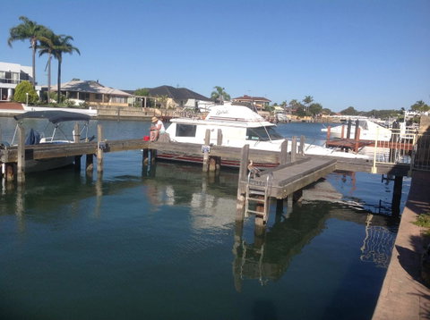 Waterside Canal Dreams - Accommodation Gladstone 37