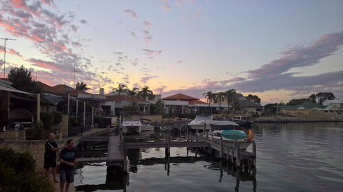 Waterside Canal Dreams - Accommodation Gladstone 3