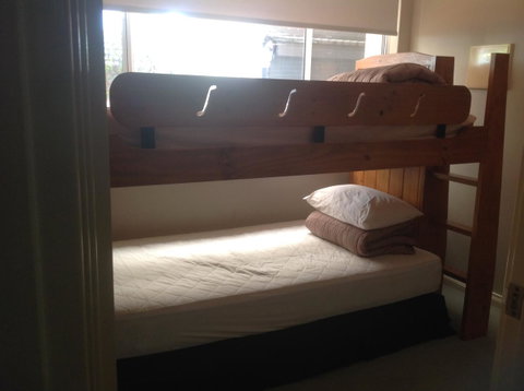 Waterside Canal Dreams - Accommodation Gladstone 23