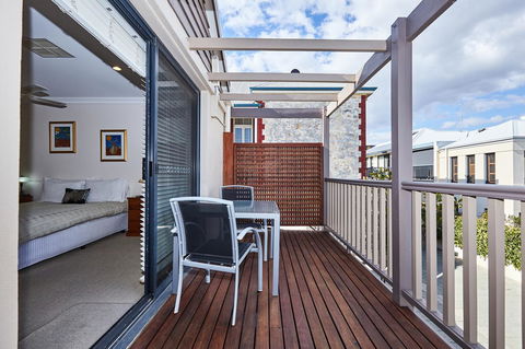 Fremantle Townhouse Unit 6 - Accommodation Gladstone 10