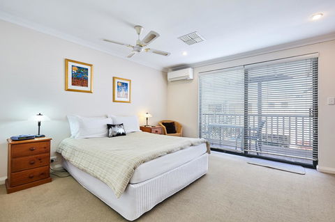 Fremantle Townhouse Unit 6 - Accommodation Gladstone 8