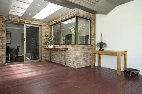 Marcus Villa Booragoon - Accommodation Gladstone 14