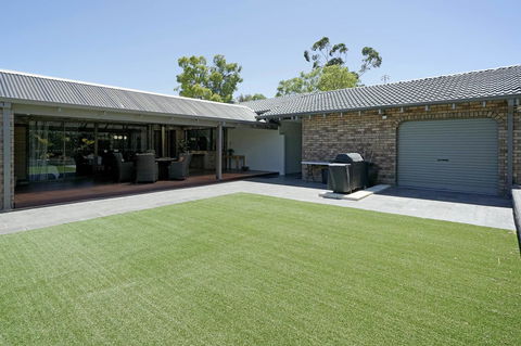 Marcus Villa Booragoon - Accommodation Gladstone 9
