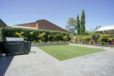 Marcus Villa Booragoon - Accommodation Gladstone 3