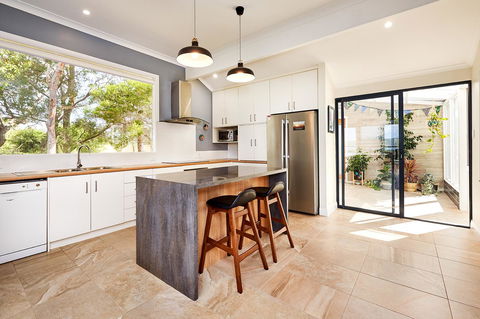 Albany Harbourside Apartments And Houses - Accommodation Gladstone 12