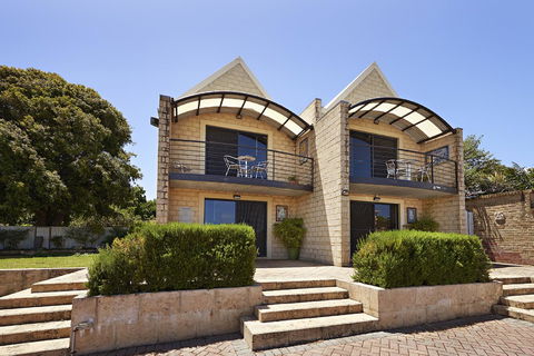 Albany Harbourside Apartments And Houses - Accommodation Gladstone 0