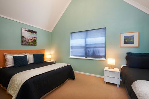 Albany Harbourside Apartments And Houses - Accommodation Gladstone 8