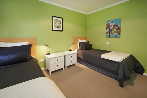 Albany Harbourside Apartments And Houses - Accommodation Gladstone 2