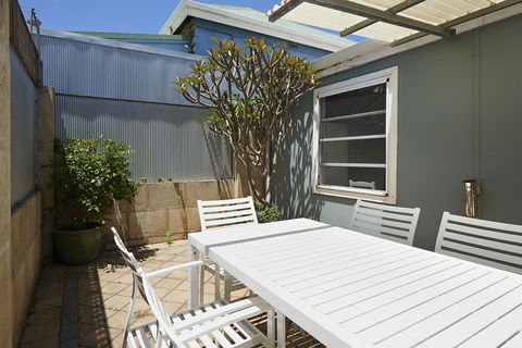 Albany Harbourside Apartments And Houses - Accommodation Gladstone 5