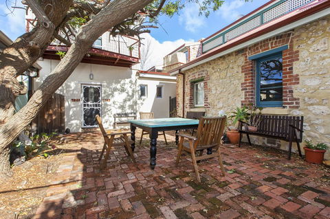 The Hub Fremantle - Accommodation Gladstone 13