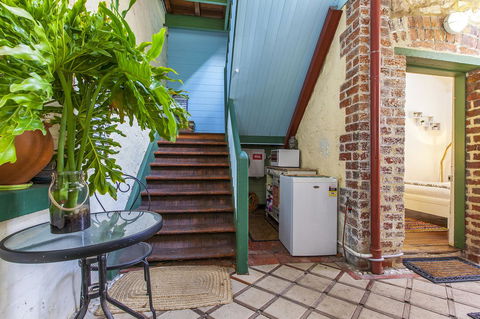 The Hub Fremantle - Accommodation Gladstone 12