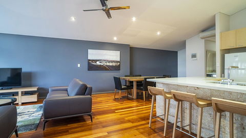 Central Avenue Apartments - Accommodation Gladstone 6