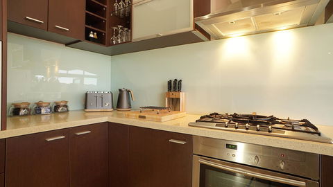 Central Avenue Apartments - Accommodation Gladstone 8