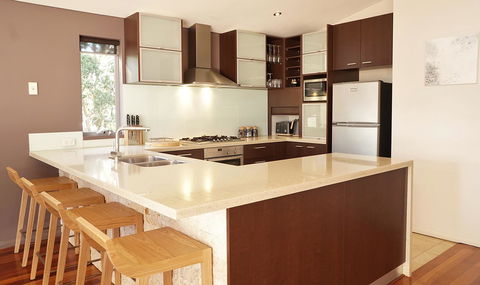 Central Avenue Apartments - Accommodation Gladstone 7