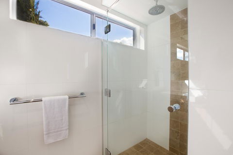 Central Avenue Apartments - Accommodation Gladstone 11