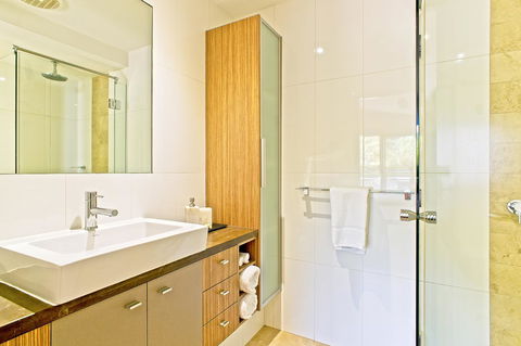 Central Avenue Apartments - Accommodation Gladstone 10