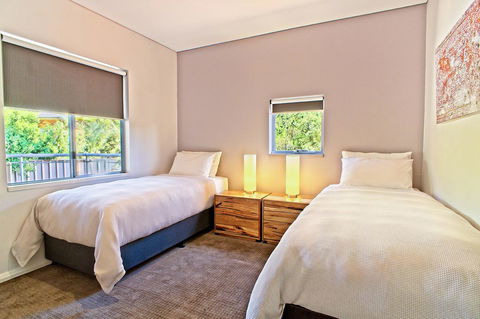 Central Avenue Apartments - Accommodation Gladstone 12