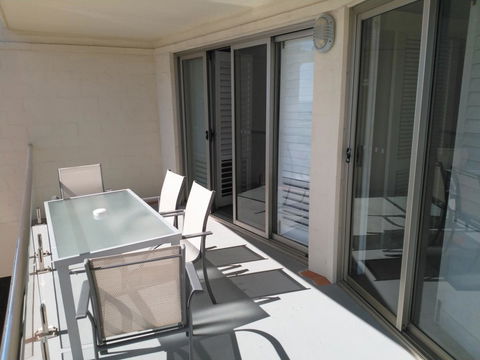 Salty Kiss - Accommodation Gladstone 14