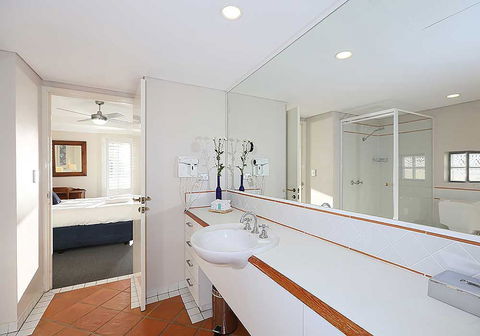Salty Kiss - Accommodation Gladstone 12