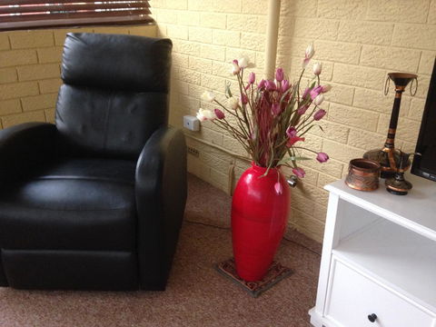 â˜… Stylish Family Home! â˜… - Accommodation Gladstone 4