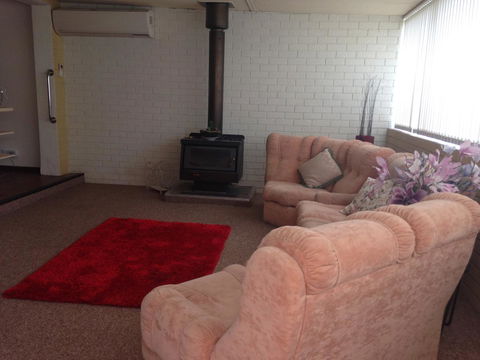 â˜… Stylish Family Home! â˜… - Accommodation Gladstone 5
