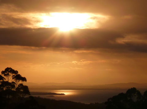 Innisfree Mountain Retreat - Accommodation Gladstone 0