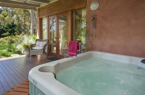 Innisfree Mountain Retreat - Accommodation Gladstone 3