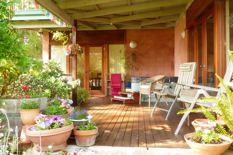 Innisfree Mountain Retreat - Accommodation Gladstone 6