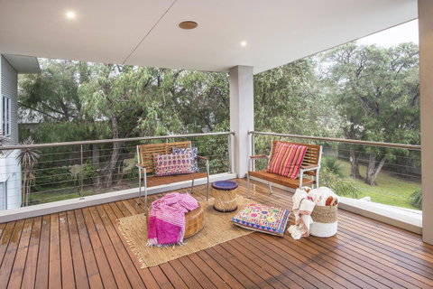 Calm Waters - Accommodation Gladstone 13