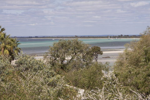 Calm Waters - Accommodation Gladstone 7