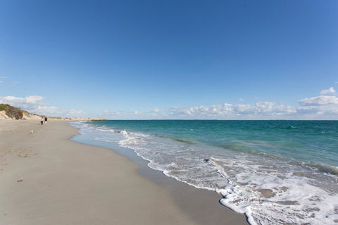 Beachside Living - South Fremantle - Accommodation Gladstone 20