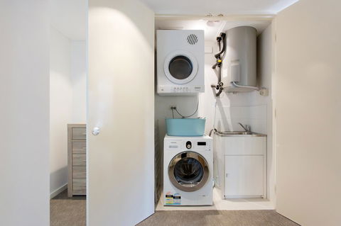 Beachside Living - South Fremantle - Accommodation Gladstone 15