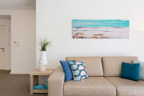 Beachside Living - South Fremantle - Accommodation Gladstone 2