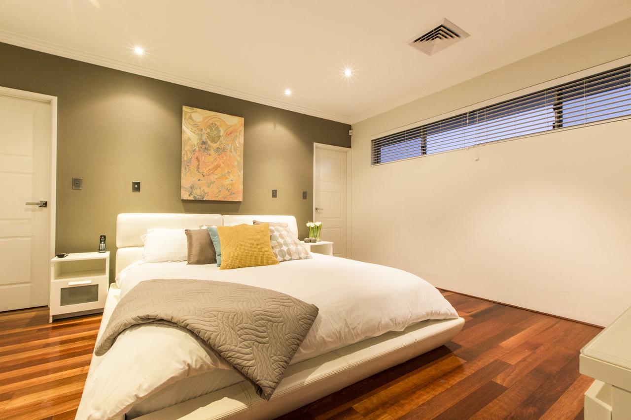Ardross WA Accommodation Gladstone