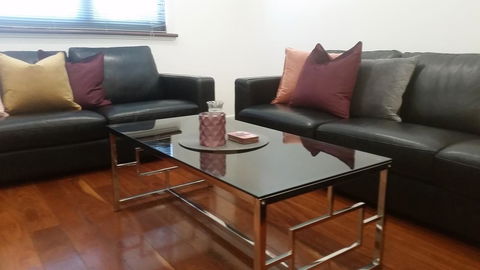 Leisurely Manor - Spacious Three Bedroom Home In Fremantle - Accommodation Gladstone 15