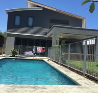The Pool House - Fremantle - Accommodation Gladstone